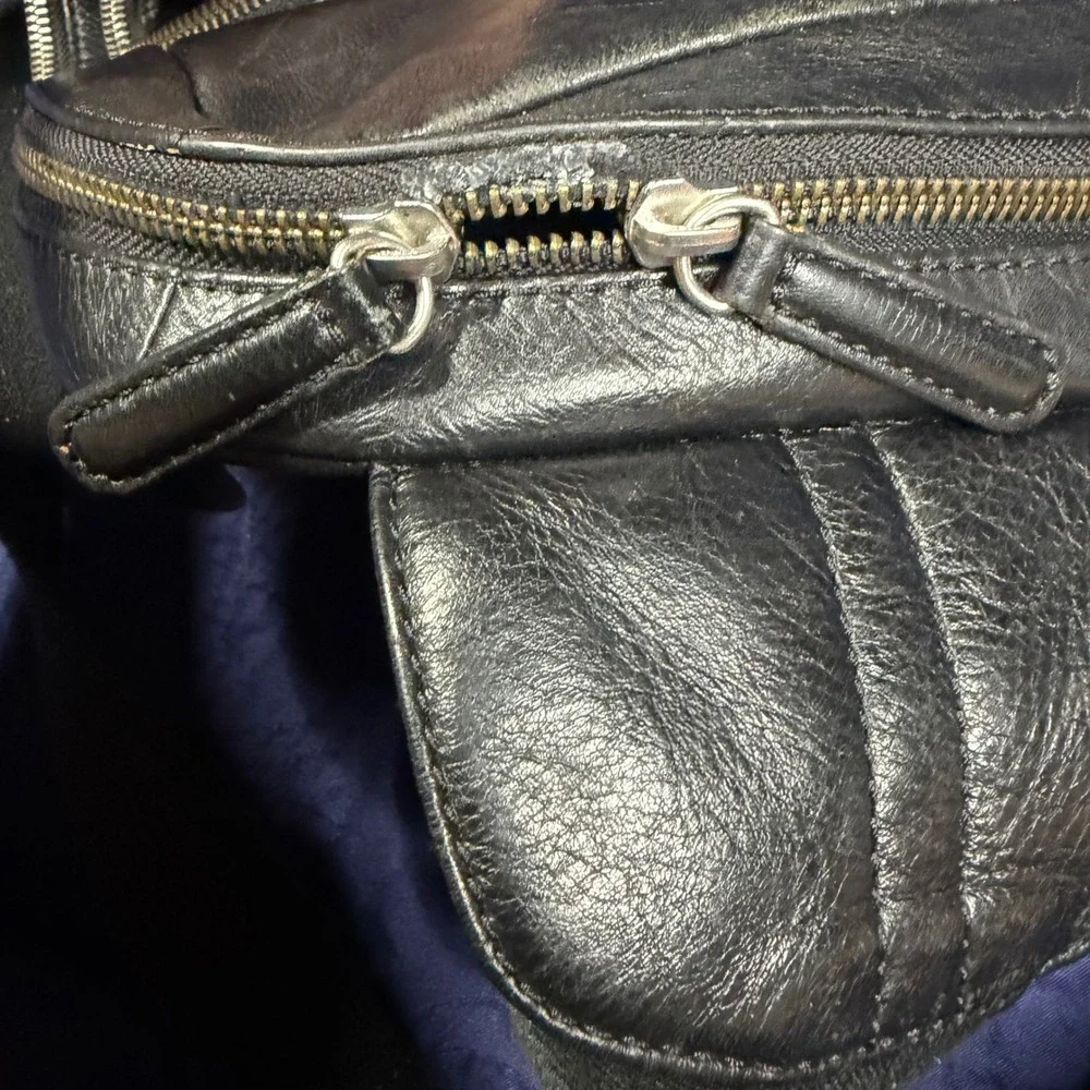 Fossil Mens Black Leather Sling Bag Crossbody Backpack Zipper Pockets Read